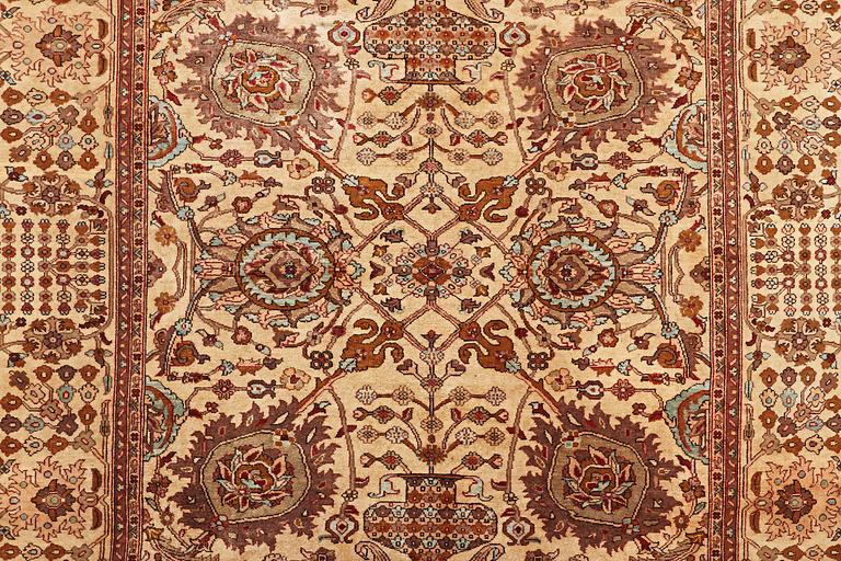 A carpet, Oriental, ca 337 x 261 cm.