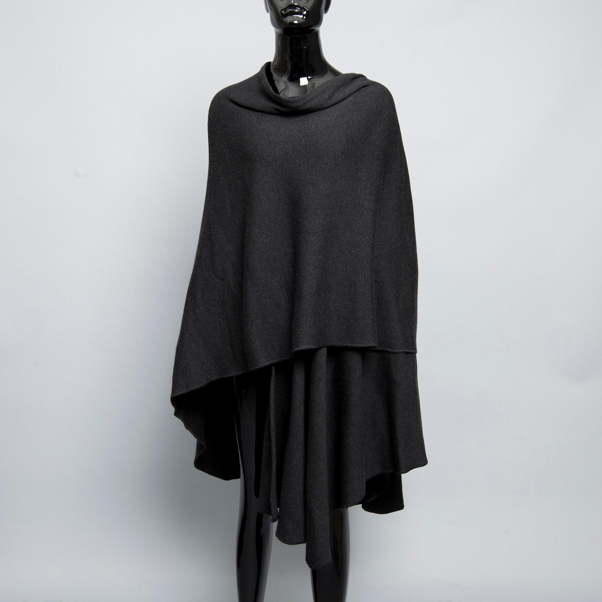 CAPE, Yves Saint Laurent.