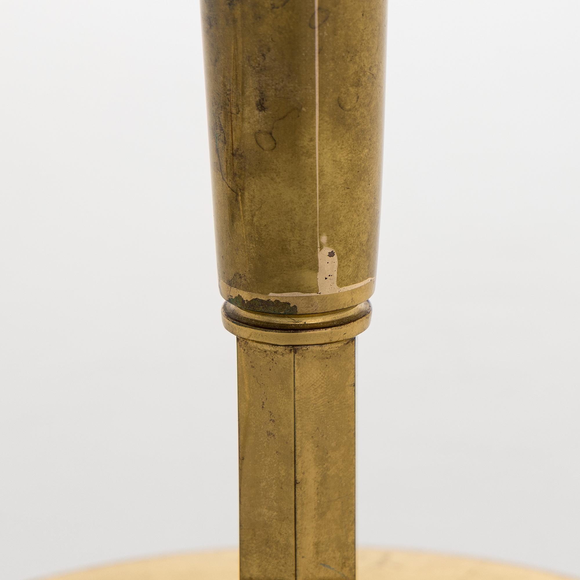 Paavo Tynell, A mid-20th century '5061' table lamp for Taito Finland.