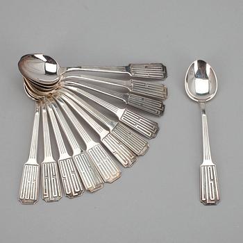 ÅRSSKEDAR, 12 st, sterling silver, Czeslaw Slania, Tillander Helsingfors och Auran Kultaseppä Åbo, 1974-1980. Ca 198 g.