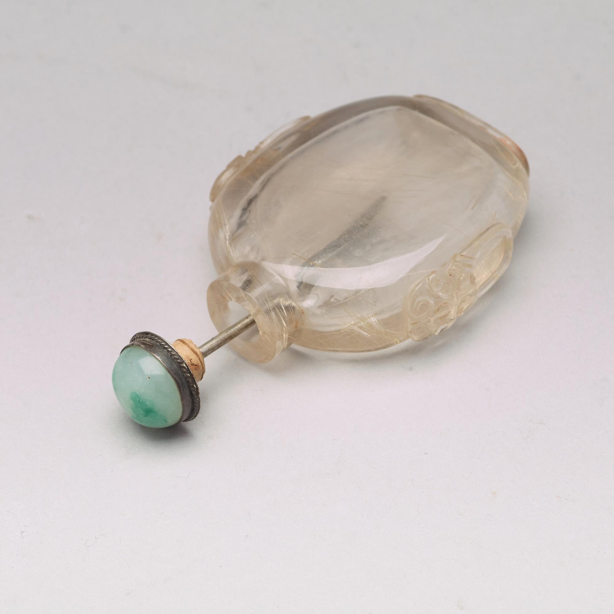 Two Chinese snuff bottles, Qing dynasty, 19th Century.