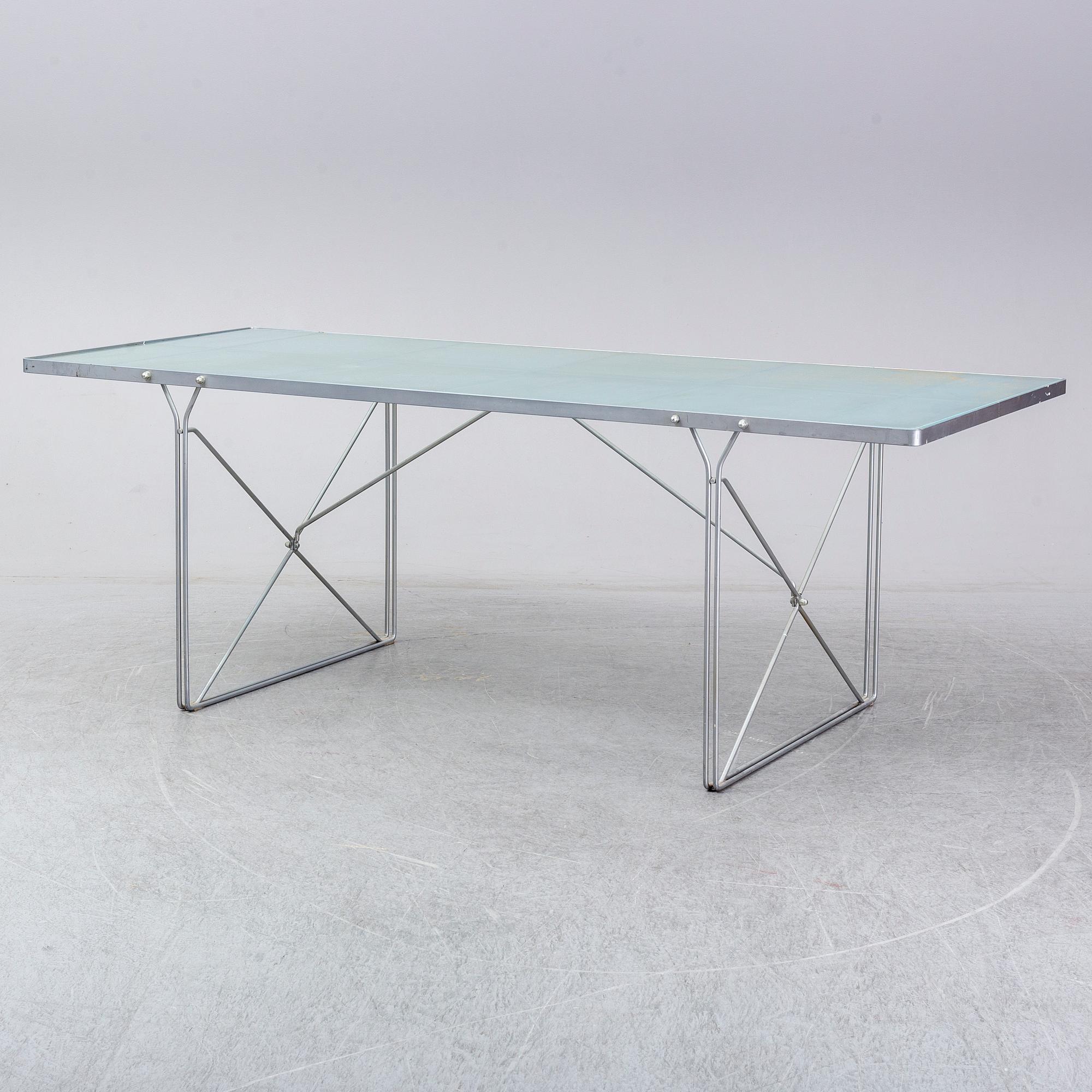 IKEA, "Moment", formgiven av Niels Gammelgaard 1985.