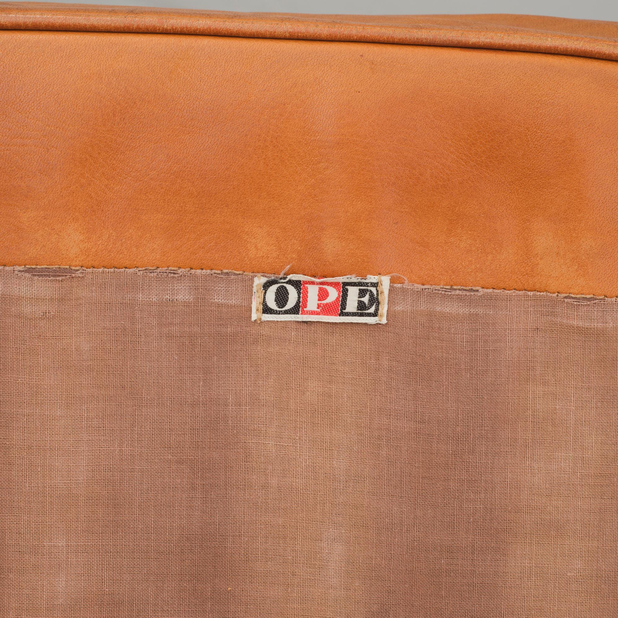 FÅTÖLJ med FOTPALL, "Kandidaten", Ib Kofod Larsen, OPE möbler.