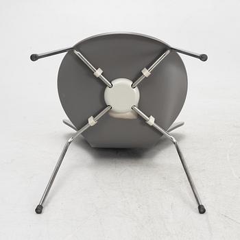 Arne Jacobsen, stolar, ett par, "Sjuan", Fritz Hansen, Danmark.