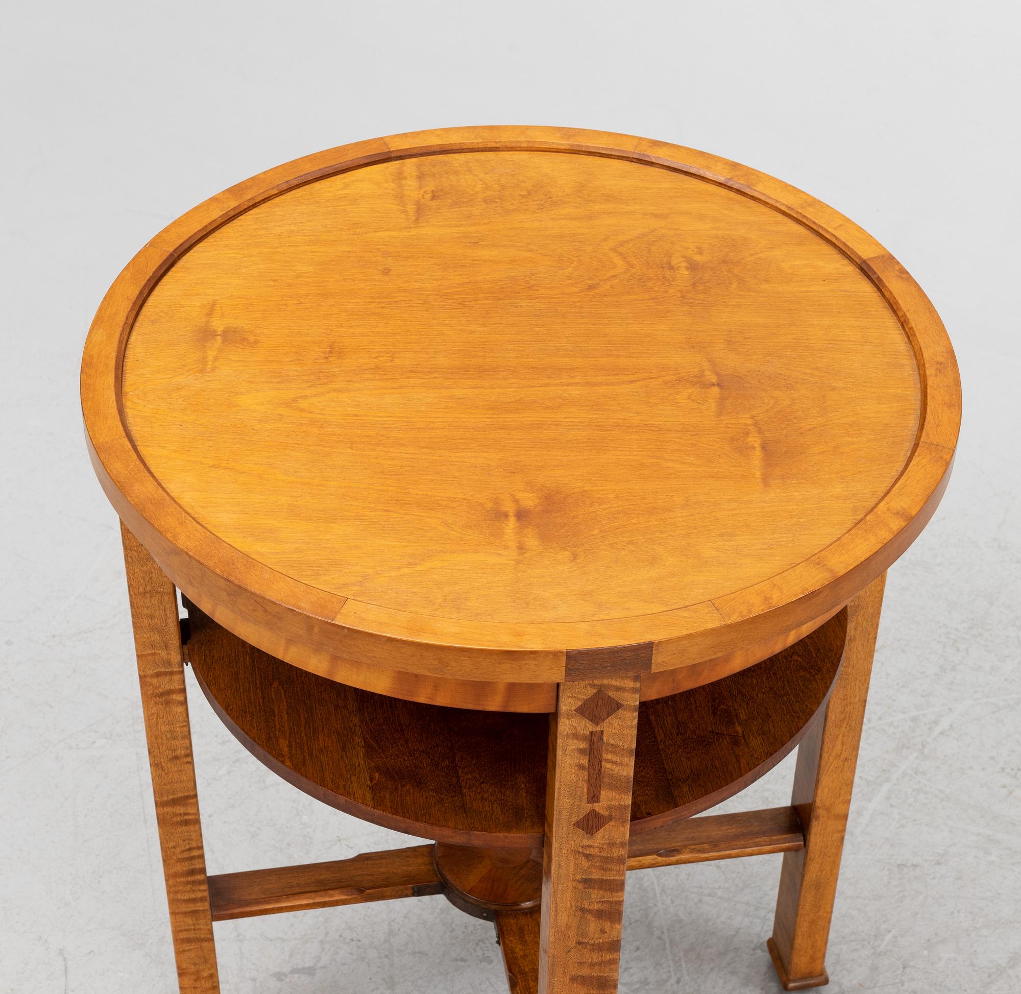 A early 20th century jugend table.