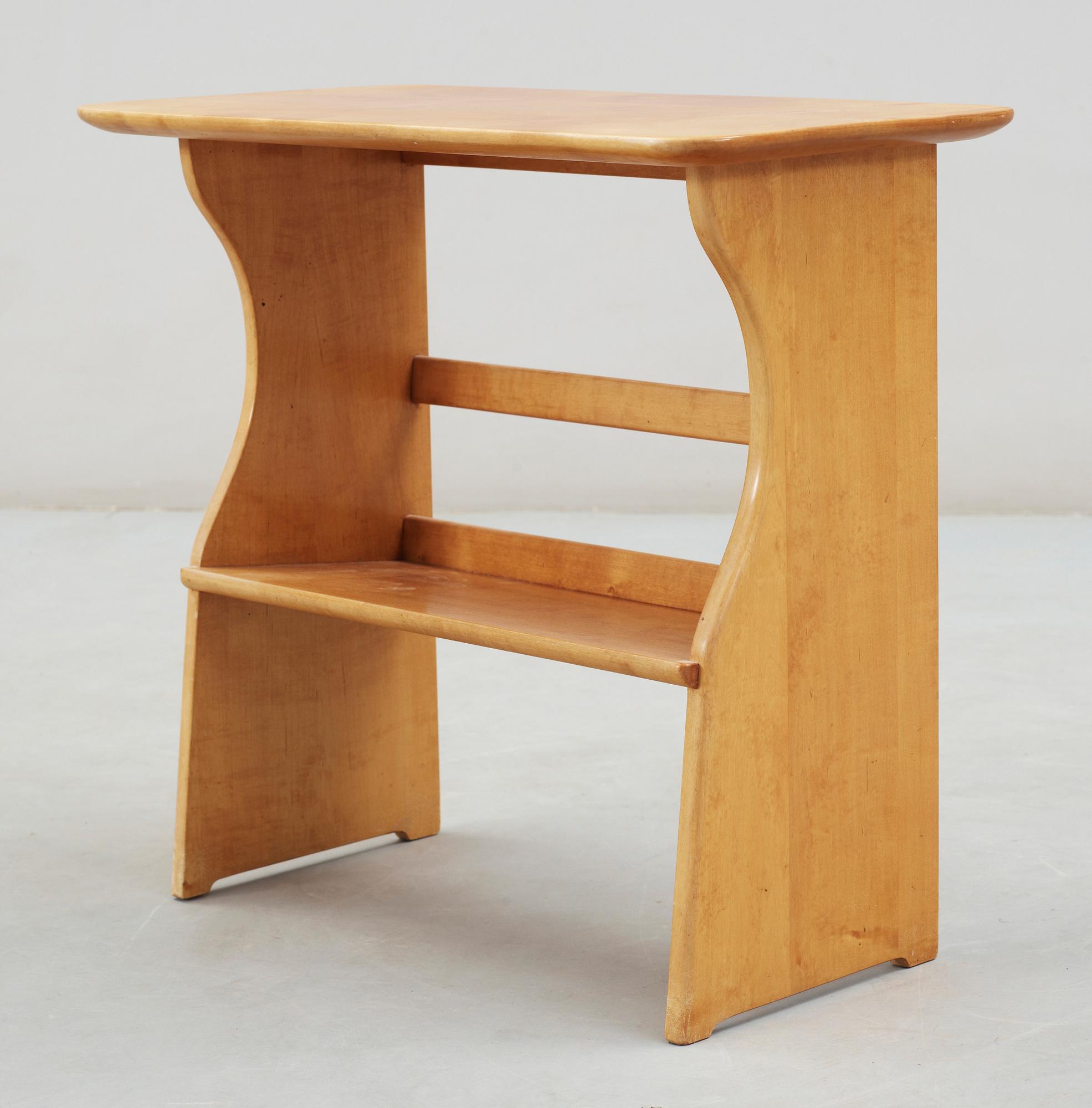 BOKBORD, "Guldheden", Carl Malmsten. Modellen formgiven 1945.