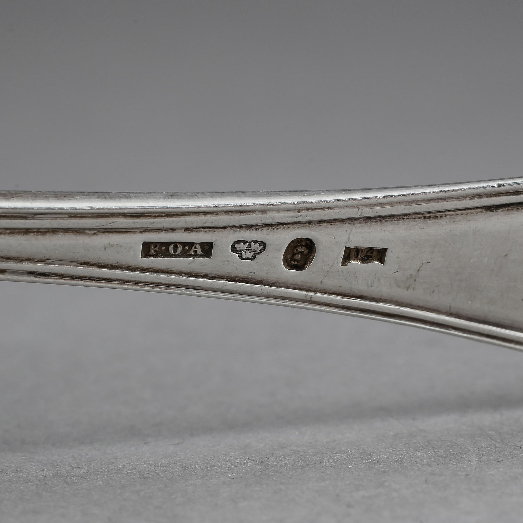 PARTI SILVERBESTICK, 23 delar, 1800-1900-tal. Silvervikt tot ca 711 gram.