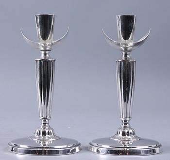 LJUSSTAKAR, ett par, silver, daterade 1965.