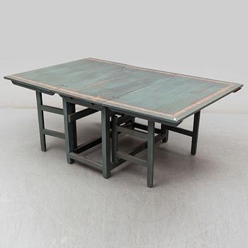 SLAGBORD, två st snarlika, 1800-tal.