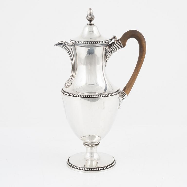 Daniel Smith & Robert Sharp, 
a silver coffee pot, London 1768-77.