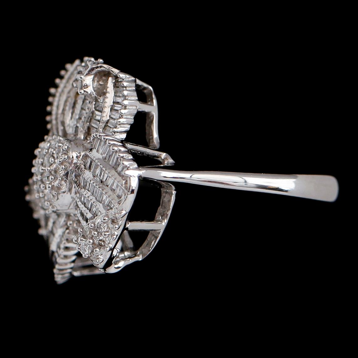 RING, 18 k vitguld, diamanter tot ca 0.70 ct.