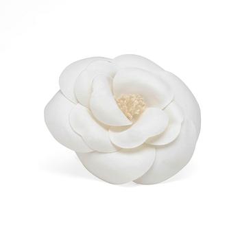 411. CHANEL, a white brooch.