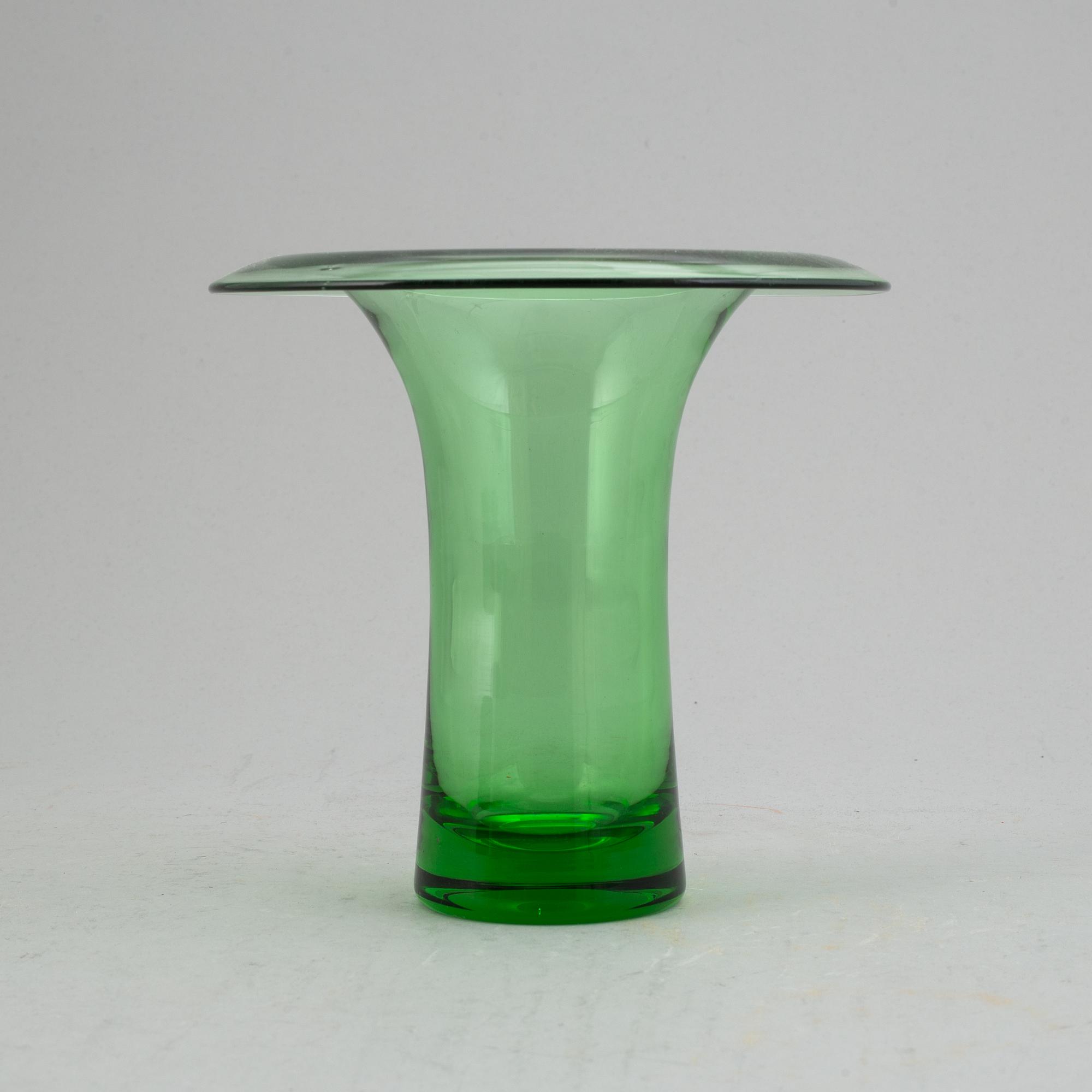 Helena Tynell, a glass vase, 'Kaulus', signed Helena Tynell Riihimäen Lasi Oy.