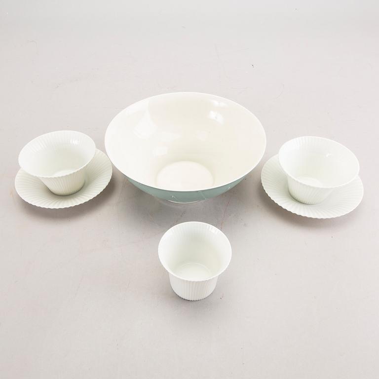 Aune Siimes, Skålar 2 st samt koppar med fat 2 st signerade Arabia 1900-talets andra hälft.