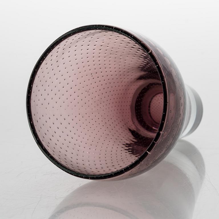 GUNNEL NYMAN, A glass vase, signed. G. Nyman Nuutajärvi Notsjö -54.