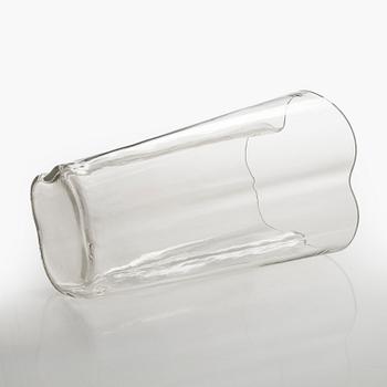 Alvar Aalto, vas, modell 3032, signerad Alvar Aalto 173/1986.