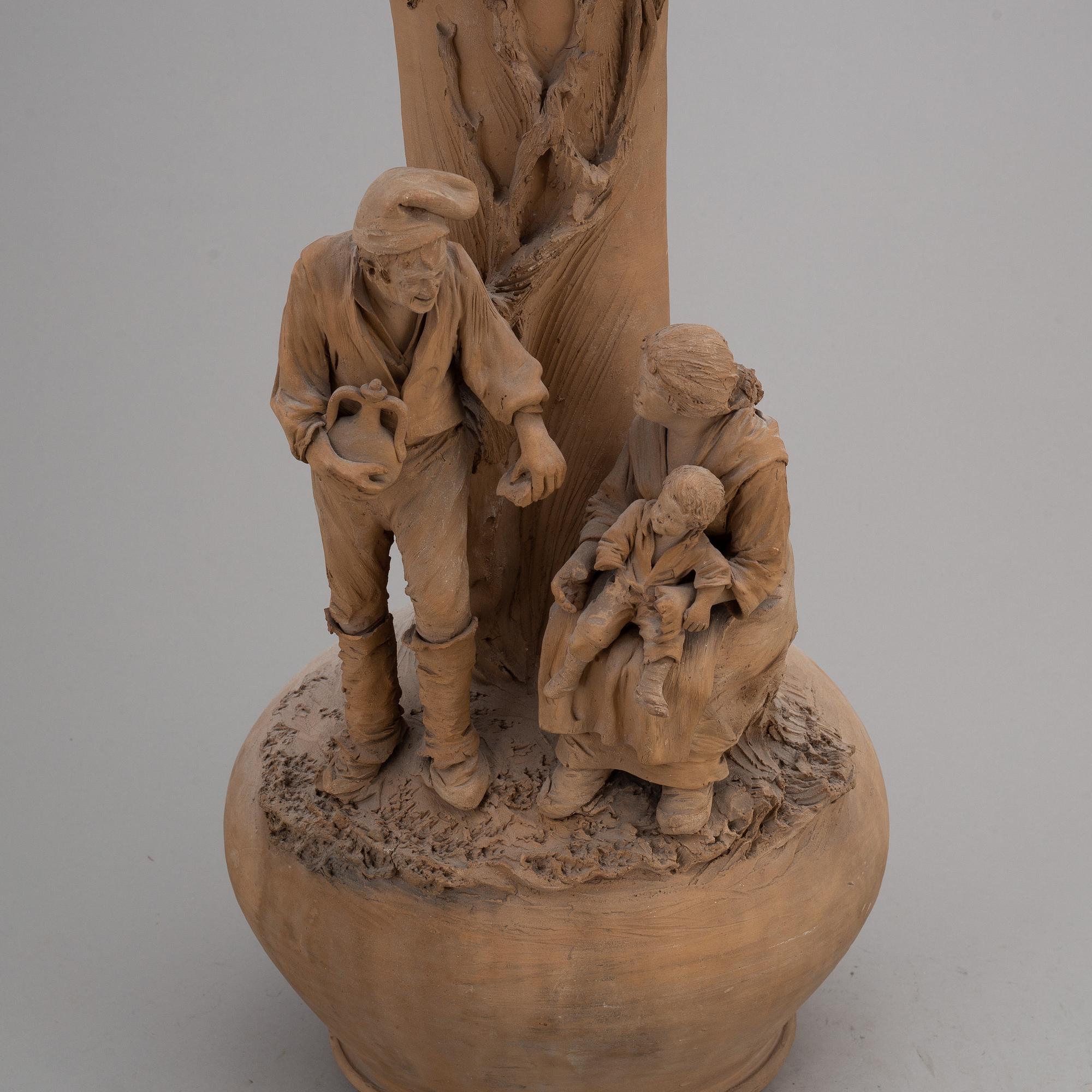 GIUSEPPE VACCARO CALTAGIRONE, skulptur med vas, terracotta, signerad.