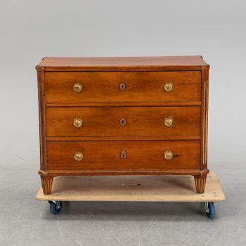 A late Gustavian chest of drawers, around 1800.