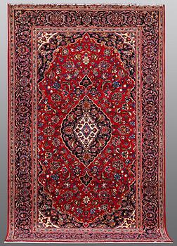 A CARPET, Kashan, ca 318 x 200 cm.