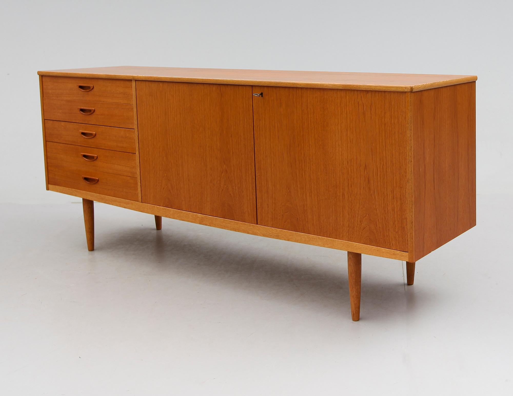 SIDEBOARD, 1900-talets andra hälft.