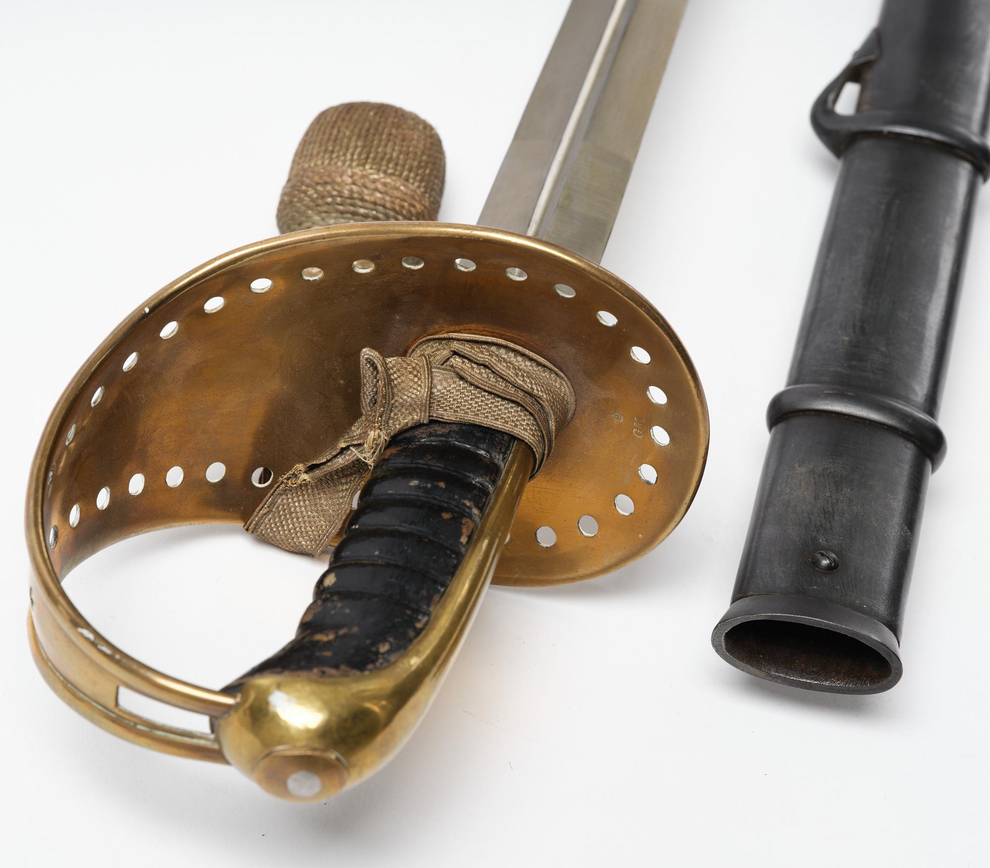 Sabel, svensk, m/1893 för kavalleriet, med balja.