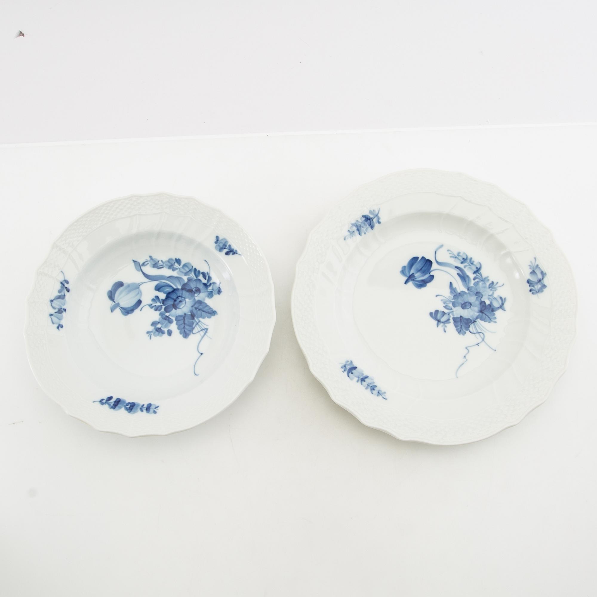 Servis  "Blå Blomst" ca 59 dlr Royal Copenhagen Danmark porslin.