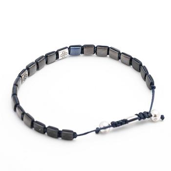 Shamballa armband av 18K guld, safirer och diamanter.