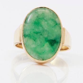 RING, grön jade/nefrit.