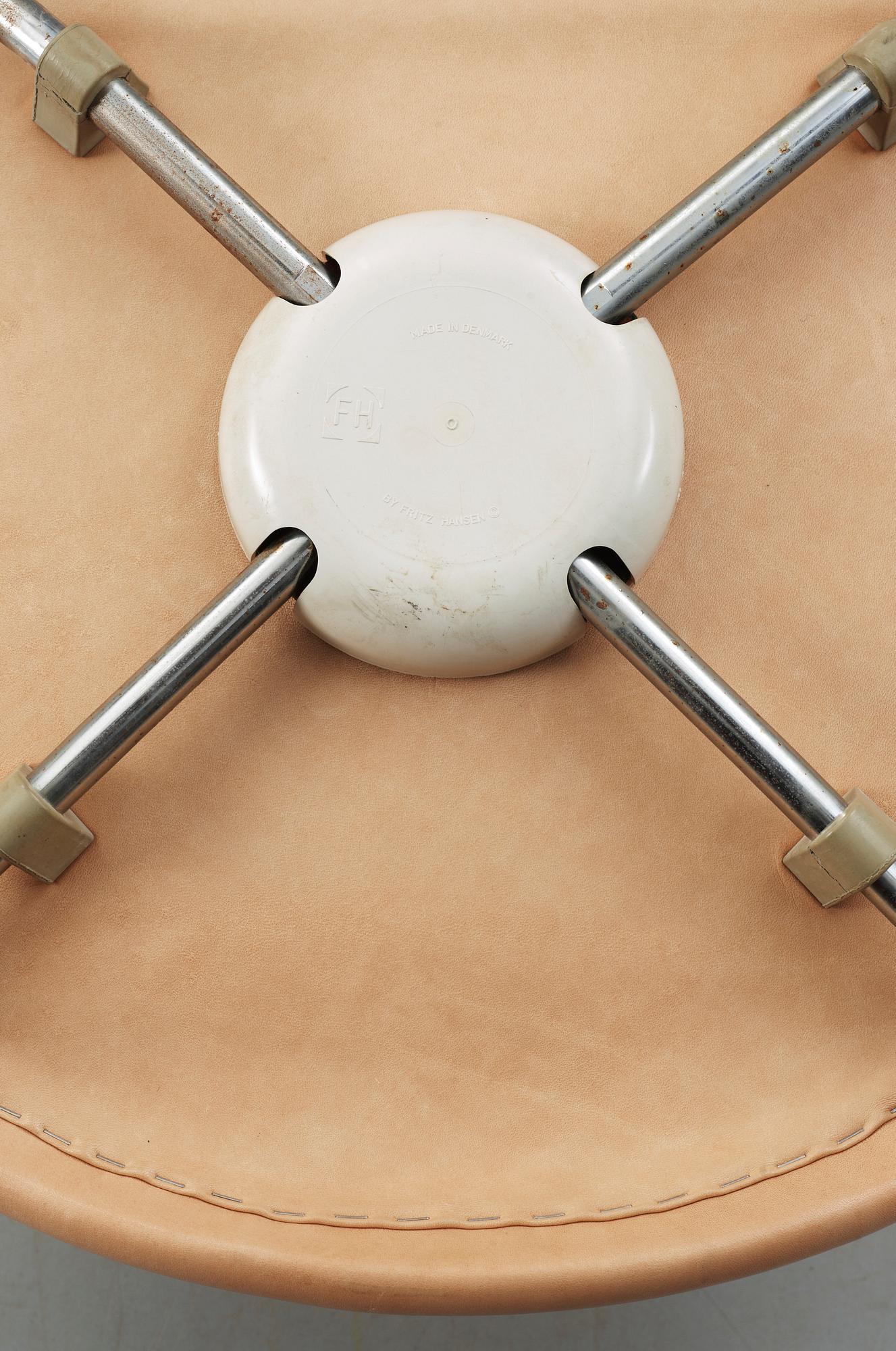 KARMSTOL, "Sjuan", Arne Jacobsen, Fritz Hansen, märkt undertill, troligen slutet av 1970-talet.