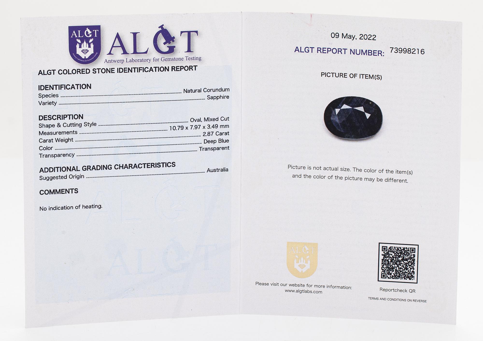A 14K white gold pendant with a ca. 2.87 ct sapphire.