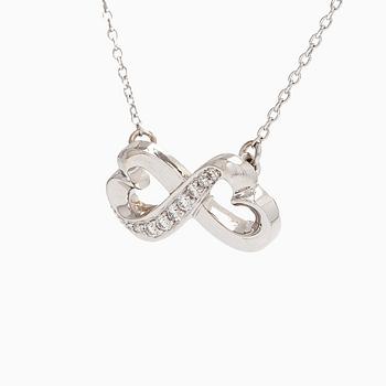 Tiffany & Co, Paloma Picasso, kaulakoru, "Double Loving Heart", 18K valkokultaa ja briljanttihiottuja timantteja.