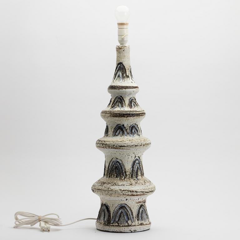 Henry and Else Nielsen, table lamp, stoneware, Henri Keramik, Denmark, 1960s/70s.