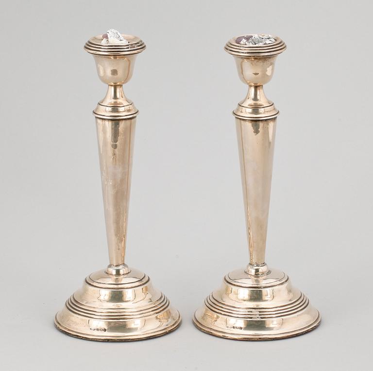 LJUSSTAKAR, ett par, silver, Birmingham England, 1924.