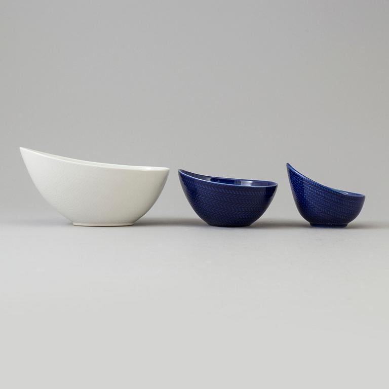 55 pcs of 'Blå Eld' porcelain service by Hertha Bengtsson fr Gustavsberg, second half of the 20th century.