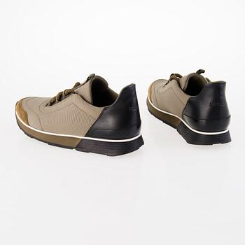 HERMÈS Miles Sneakers in size 42.5.