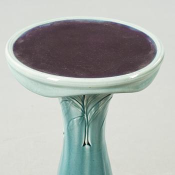 A majolica ware pedestal and a flower pot from Rörstrand, around the year 1900.