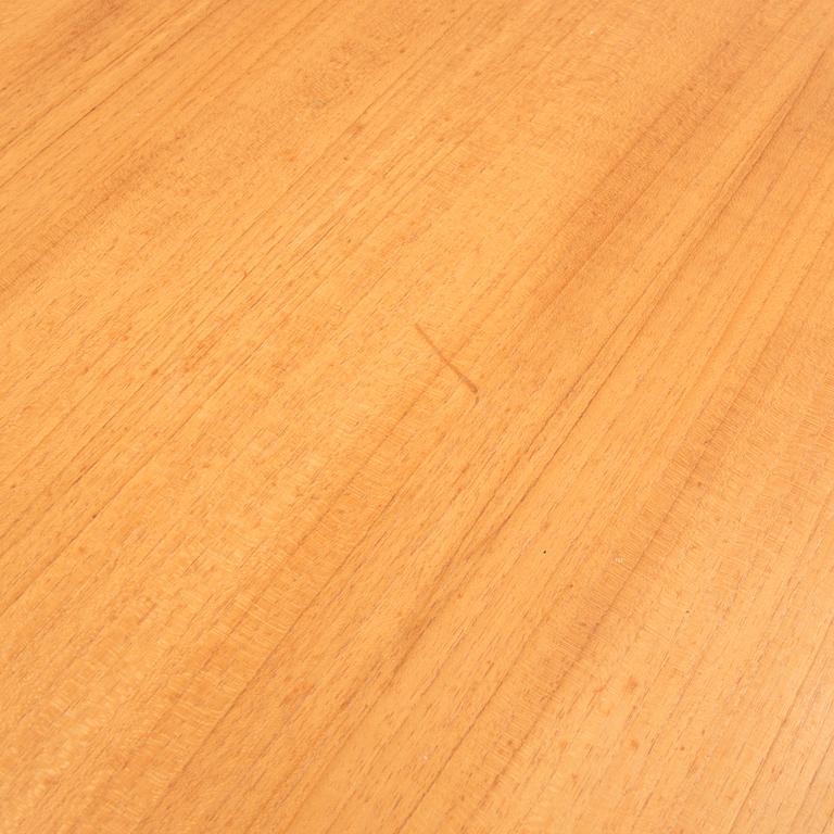 A mid 20th century Edsbyverken dinner table.