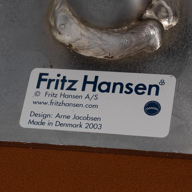 Arne Jacobsen, skrivbordsstol, "Oxford", Fritz Hansen, Danmark, daterad 2003.
