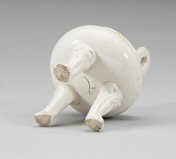 A blanc de chine miniature tripod censer, Qing dynasty, Kangxi (1662-1722).