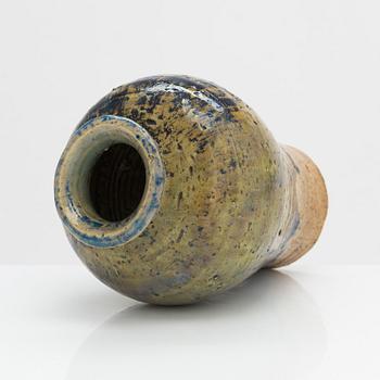 Aune Siimes, A stoneware vase. SIgned AS Arabia 1943.
