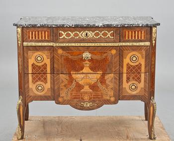 BYRÅ, gustaviansk stil, s k Haupt-kopia. 1900-talets fösta hälft.