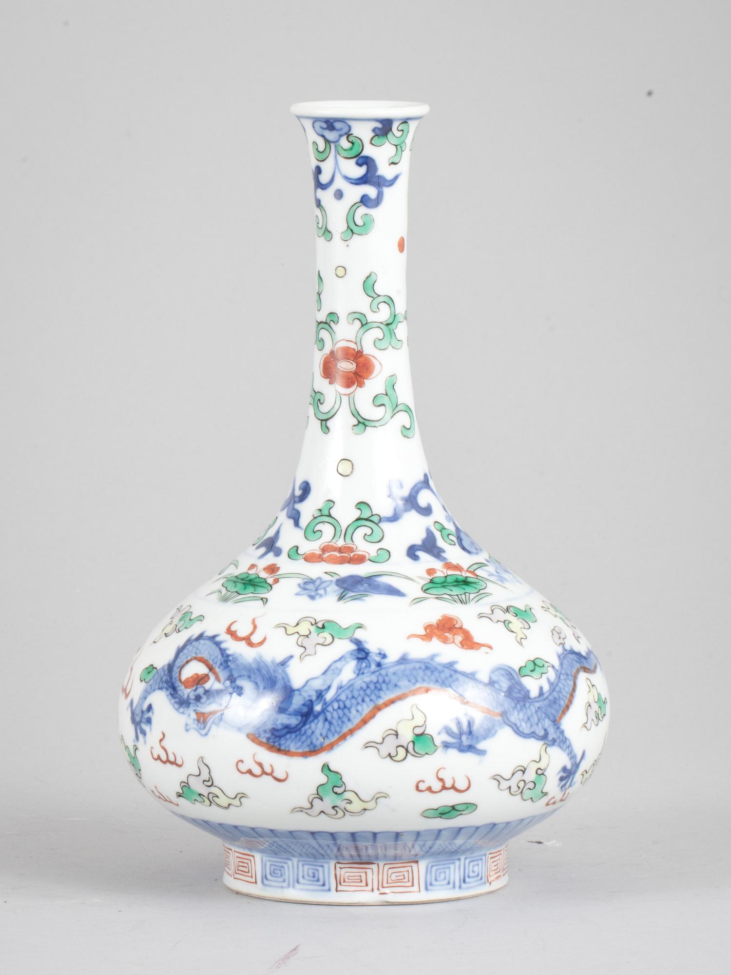 VAS, porslin, Kina, 1900-tal.