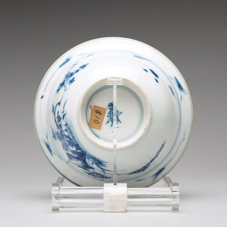 A blue and white bowl, Qing dynasty, Kangxi (1662-1722).