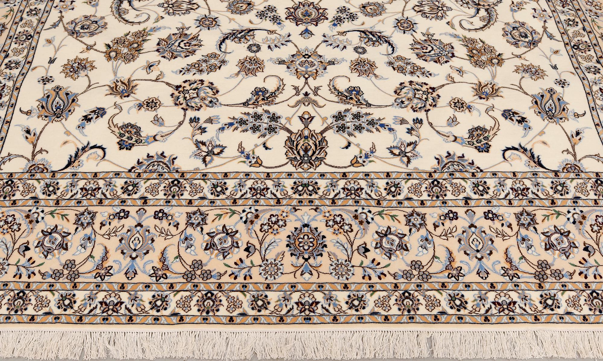 A part silk Nain carpet, so-called 6LAA, approx. 308 x 254 cm.
