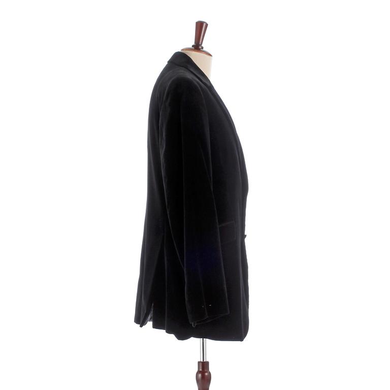 FAVOURBROOK, a black velvet jacket, size 52.