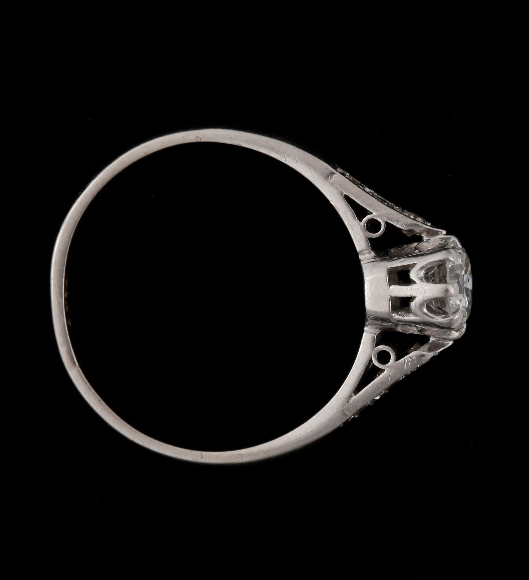 RING, platina med diamanter ca0,45ct + tot ca0,06ct. Vikt 2,8g.