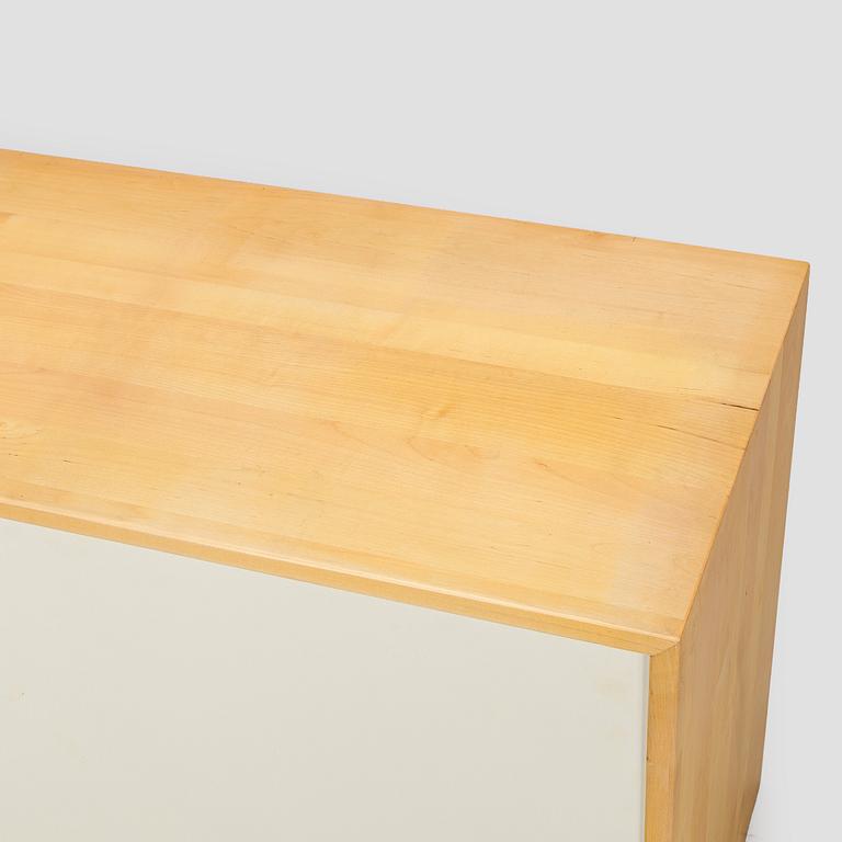 Aino Aalto, kaappi, malli 217, Artek, 1900-luvun loppu.