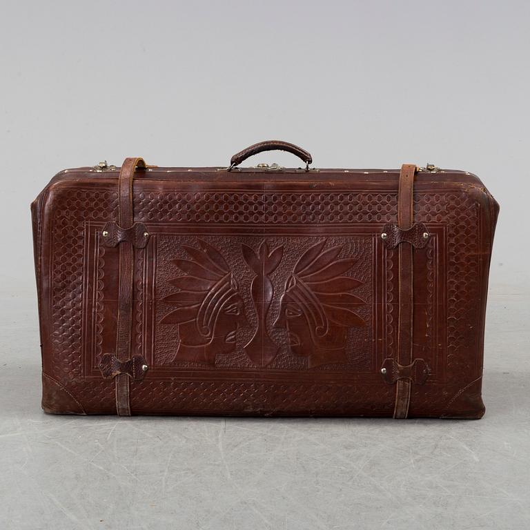 An early 20th century bag.