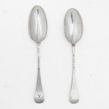 Two silver rat-tail spoons, one with mark of Edward Bennett I, London, circa 1730.