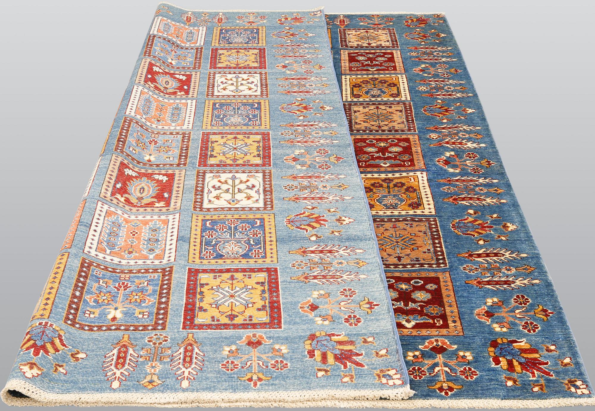 An oriental rug, ca 271 x 214 cm.